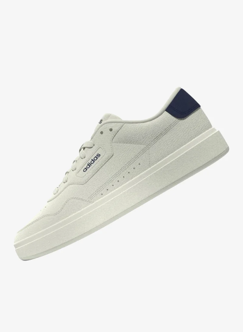 اديداس أحذية رياضية بيضاء بارك ست .